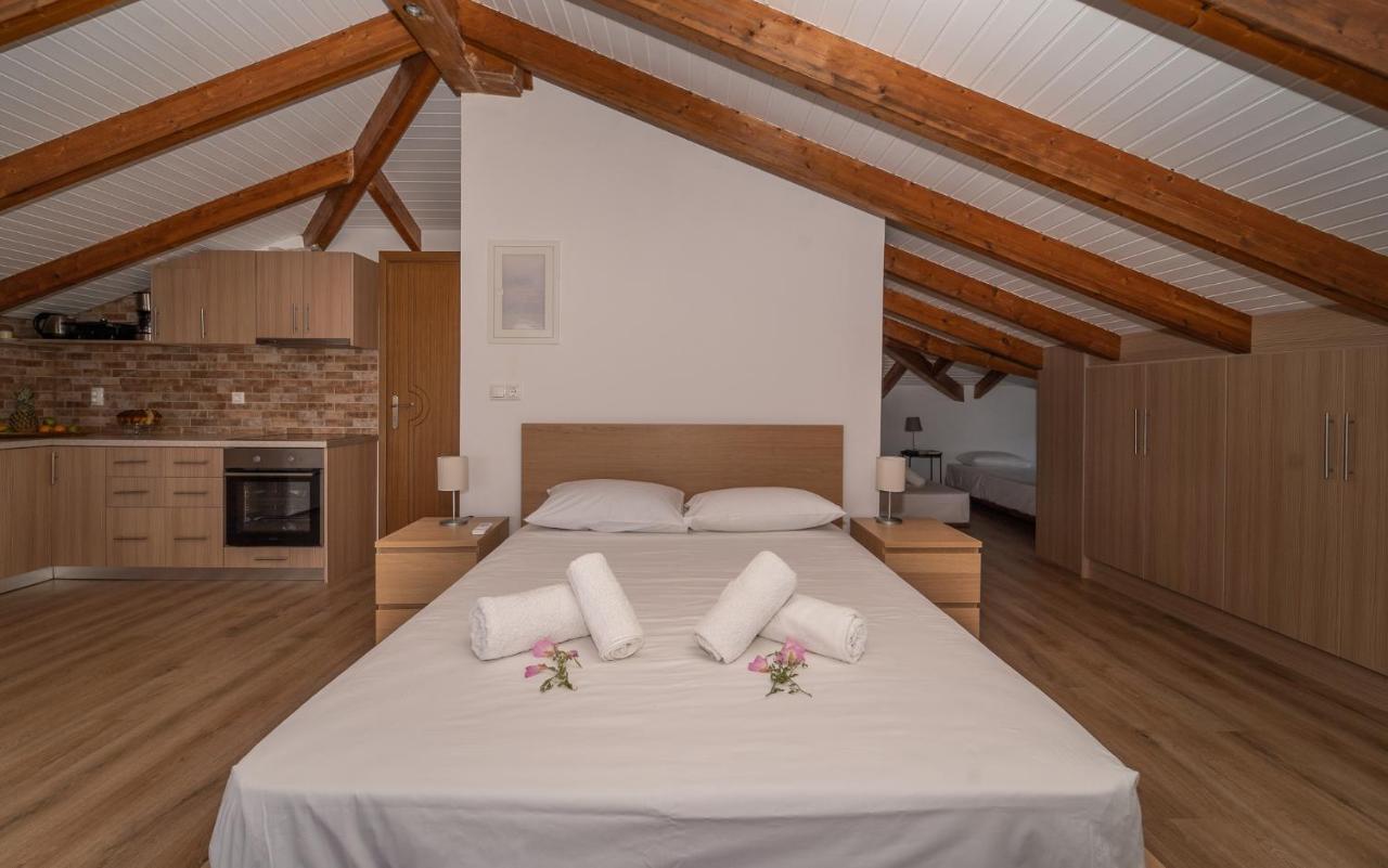 Donatos Apartment Finikounta Ngoại thất bức ảnh